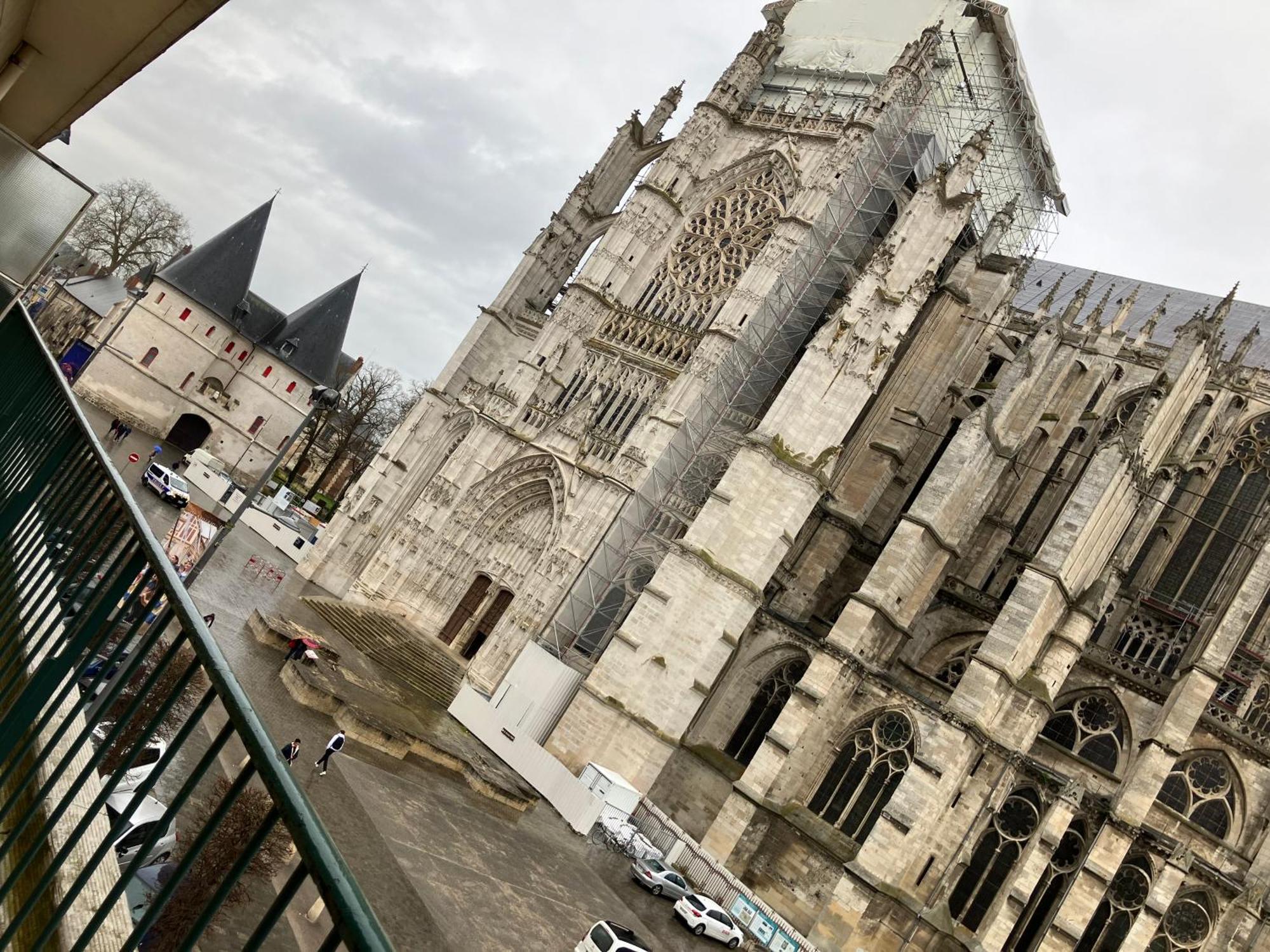Lovely Appartement Vue Cathedrale Beauvais Eksteriør billede